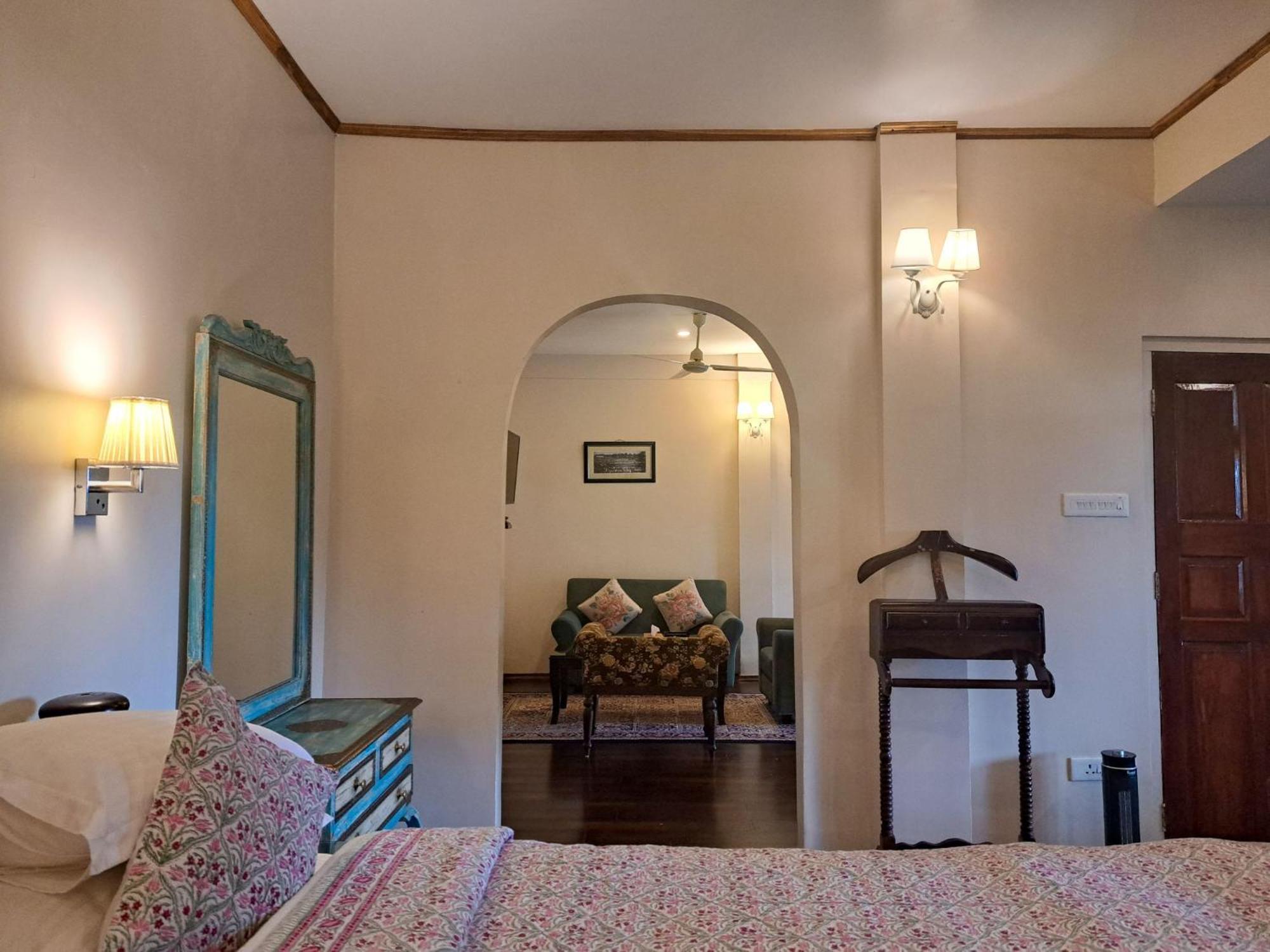 The Heritage Club - Tripura Castle Hotel And Spa Shillong Eksteriør bilde